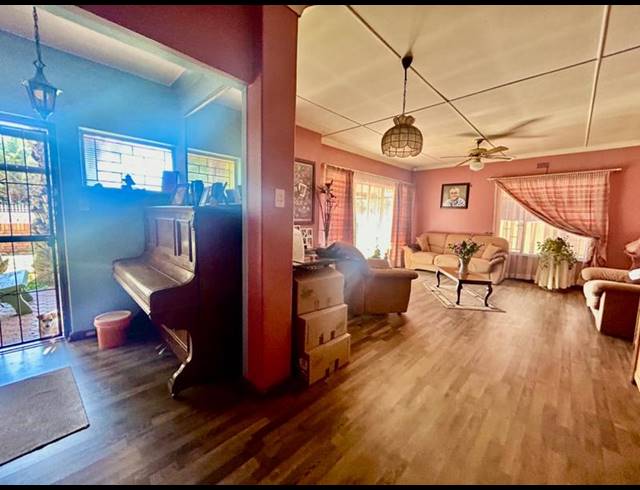 3 BEDROOM HOUSE FOR SALE IN VANDERBIJLPARK SW 1